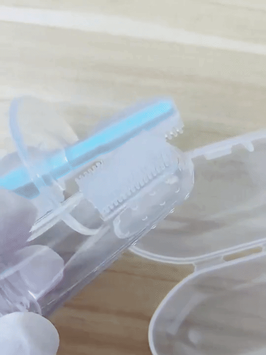 Little Smiles – BPA-Free Silicone Tooth Brush